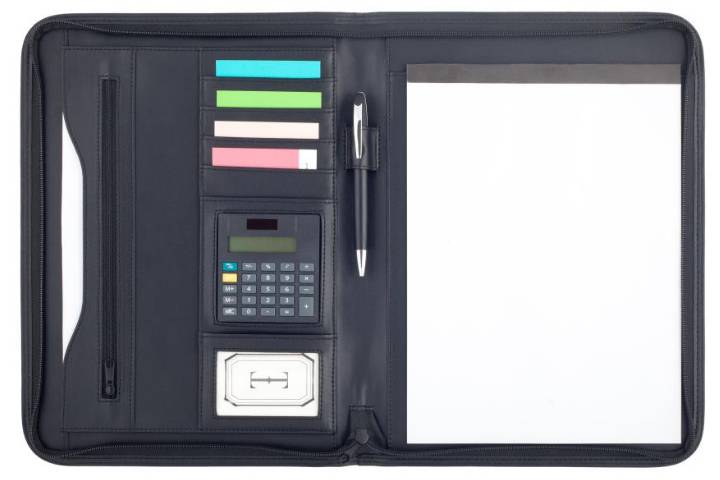 carpeta con cierre en símil cuero con calculadora